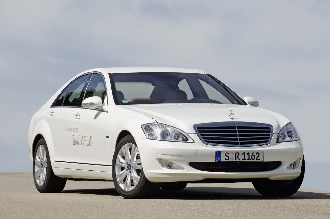 [Mercedes-Benz_S_400_BlueHYBRID-01[3].jpg]