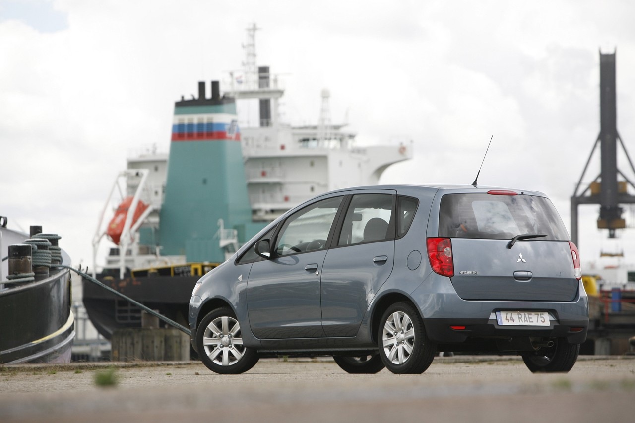 [new_colt_5-door_001[3].jpg]