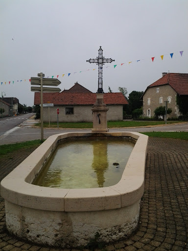 Fontaine De Le Route De Corcelles