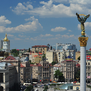 How to install Lovely Kyiv at rain Wallpaper patch 1.0 apk for pc