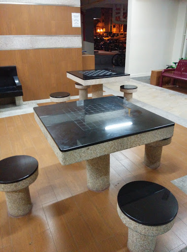 Black Chess Tables