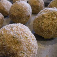 Papas Rellenas (Fried Stuffed Potatoes)
