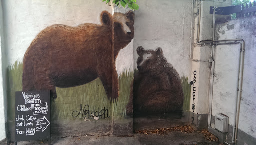 Bears On Wall 