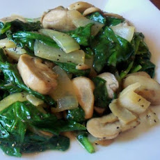 Creamed spinach with mushrooms and onions
