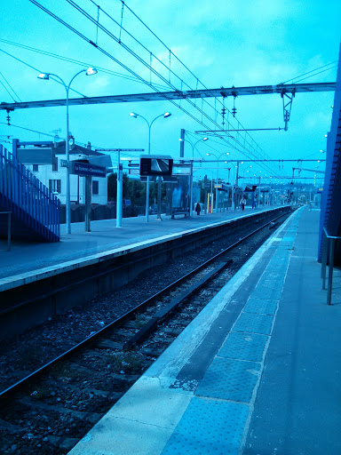 Quai RER A La Varenne