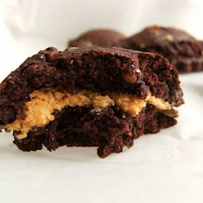 Magic Peanut Butter Middles Cookies