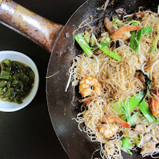 Fried Bee Hoon (Singapore Noodles)