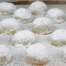 Walnut Butterball Cookies
