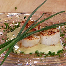 Seared Jumbo Scallops with a Champagne-Vanilla Butter Sauce