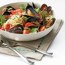 Mussels with Smoked Sausage and Tomatoes