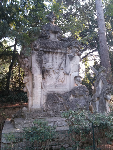 Monument À Rabelais
