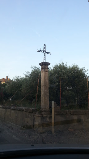 Croix Du Croisement Domazan
