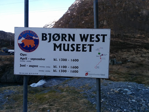 Info Bjørn West Museum 