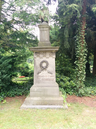 Ostfriedhof, Grabstätte der Familie Carl Schreiber