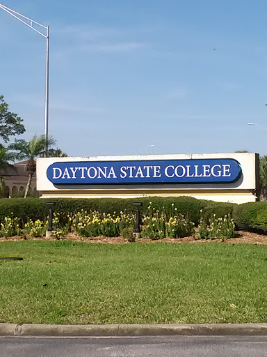 Daytona State College Entrance Sign