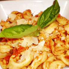 Cheese Tortellini With Basil Sauce