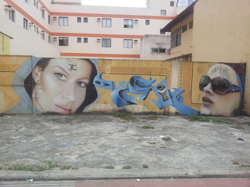 Grafite Mulher De Capuz