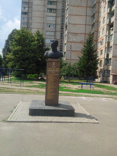 Hero Shironin Monument