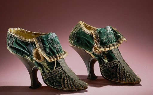Zapatos de madera