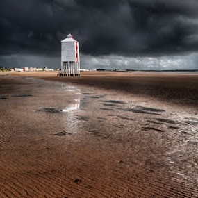 Storm approaching Burnham by Nick Holland - Landscapes Weather