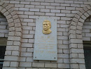 Мемориальная табличка Егора Уткина