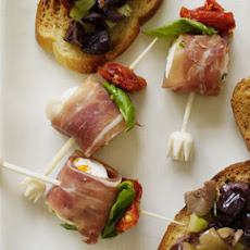 Mozzarella and Prosciutto Bites with Pesto