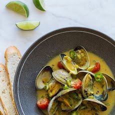 Coconut and Green Curry Steamed Clams