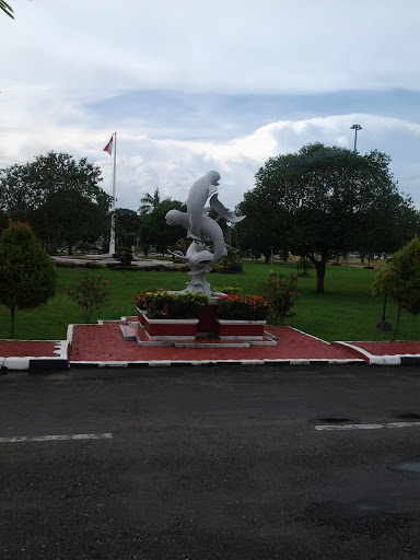 Pesut Statue dprd Tenggarong
