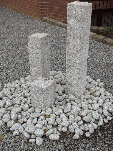 Drei Säulen Monument