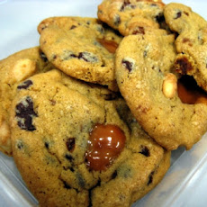 Easy Caramel-Filled Chocolate Chip Cookies