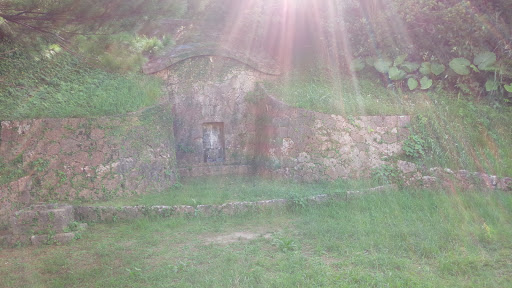玉城朝薫の墓