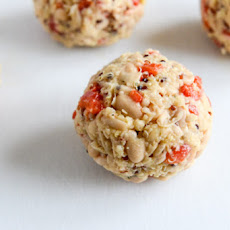 Roasted Red Pepper Quinoa Burgers