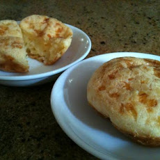 Pao de Queijo (Cheese Puffs-Brazilian)