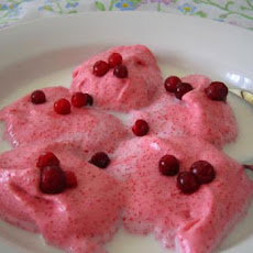 Finnish Cranberry Whip (Vatkattu Marjapuuro)
