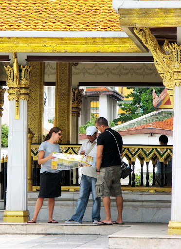 Tout is spotted - man with white cap