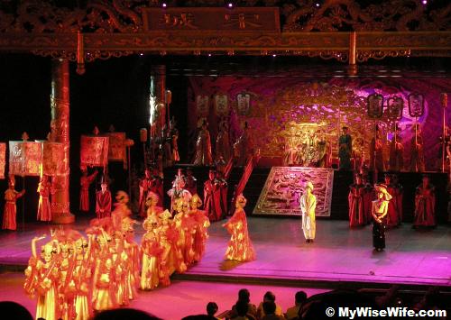 The Banquet Dance in the Song Palace The Banquet Dance in the Song Palace