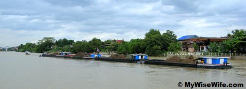 Chao Phraya River contributing to water transportation