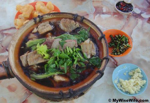 A big pot of Bak Kut Teh A big pot of Bak Kut Teh