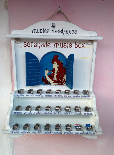 Serenade Music Box