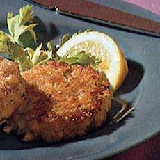 Cayenne-Spiked Crab Cakes
