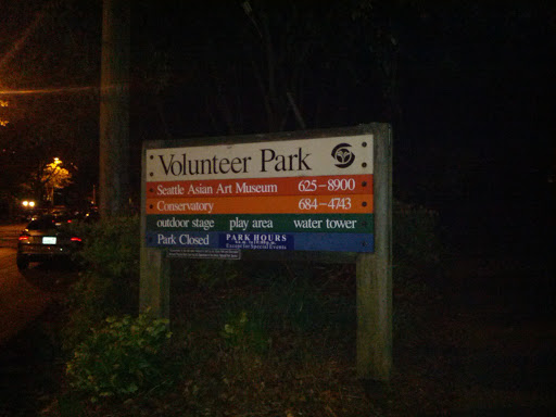Volunteer Park Entrance