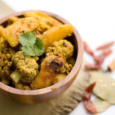 Aloo Gobhi - Curried Potato n Cauliflower