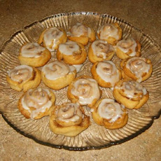 Petite Cinnamon Rolls in a Jiffy!