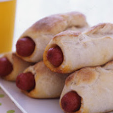 Chili-Cheese Dogs in Beach Blankets