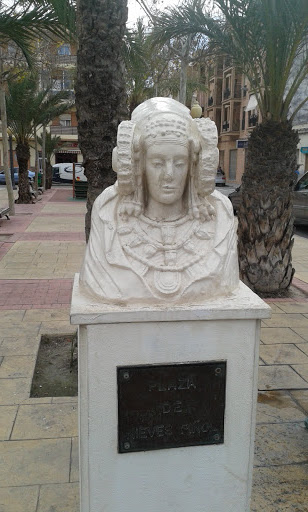Dama De Elche Plaza Nieves Pinol