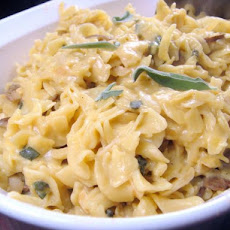Creamy Mushroom and Almond Pasta