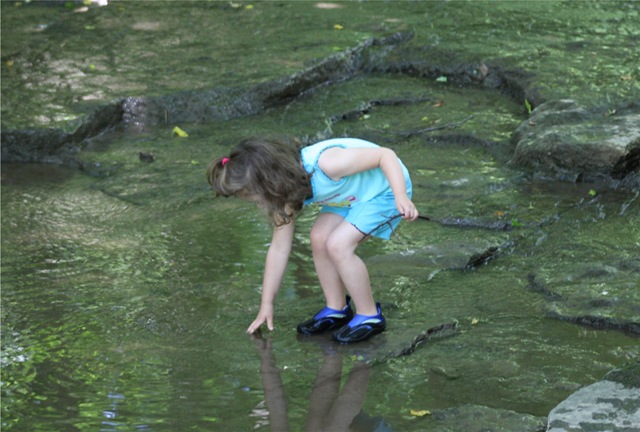 [Lorelei in stream[19].jpg]