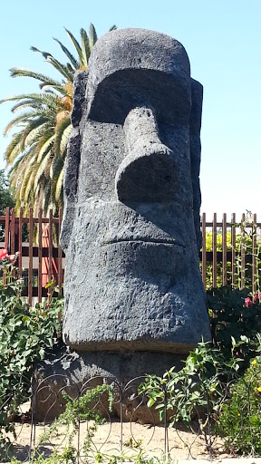 Halekulani Moai