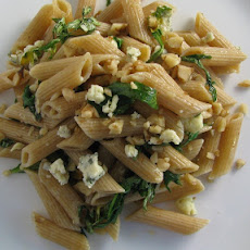 Whole Wheat Pasta with Arugula, Gorgonzola, and Walnuts