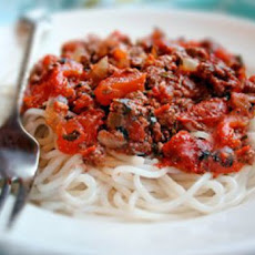 Homemade Ragù Sauce Recipe- An Easy Red Pasta Sauce